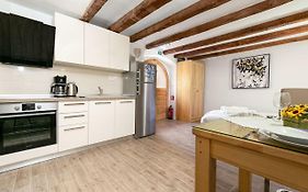 Studio Apartman Old Town