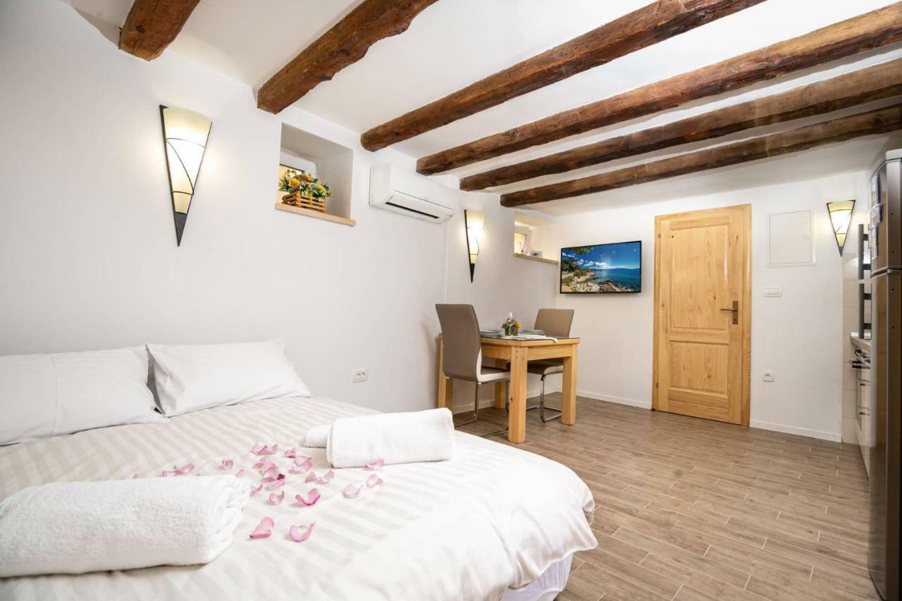 Studio Apartman Old Town Novi Vinodolski Kültér fotó